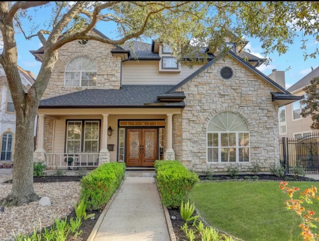 October Yard of the Month